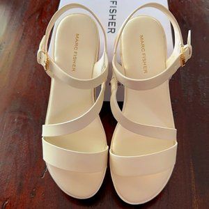 Marc Fisher Grandie Wedge Sandal 8.5M - White - New (never been worn)